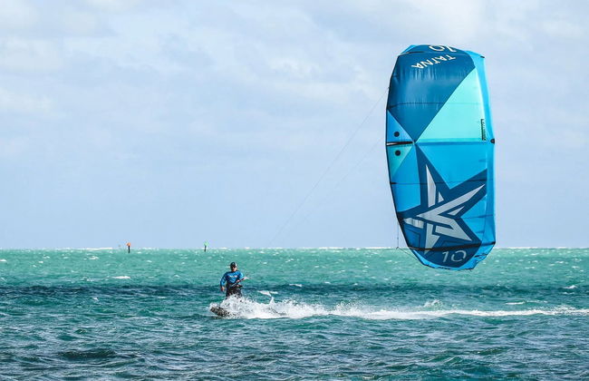 Miami Kitesurfing Lesson - Photo 2