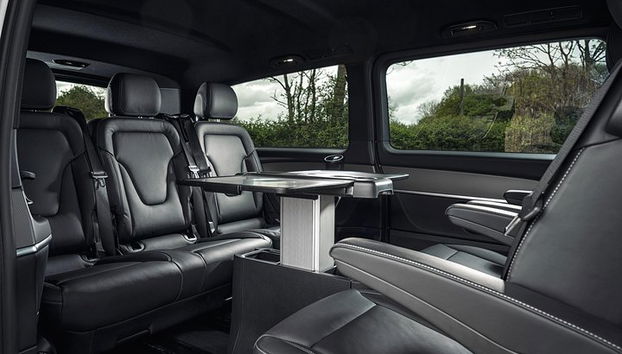 Transfert privé : de l'aéroport de Lyon LYS à Courchevel en van de luxe - Photo 2