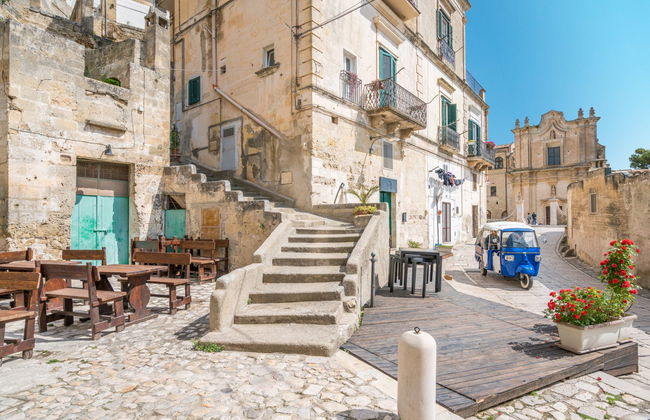 James Bond Tour in Matera - Photo 3