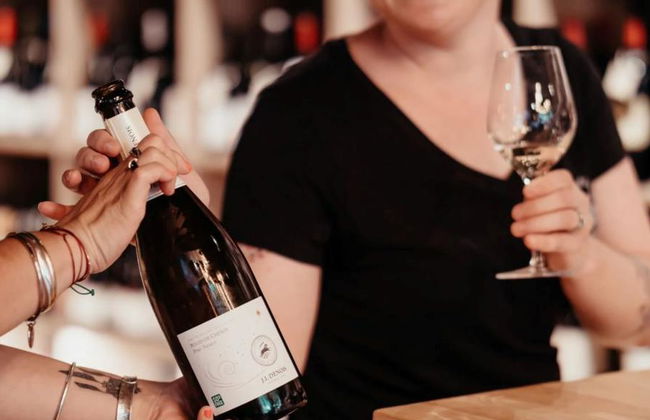 Explore Wine Bars with Local Wine Expert - Small Group Tour - Foto 2