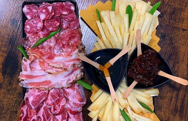 Cata de vino, queso y embutidos en Cagliari - Foto 4
