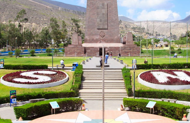 Visita guiada por Mitad del Mundo e o Museu Intiñan + Teleférico - Foto 8