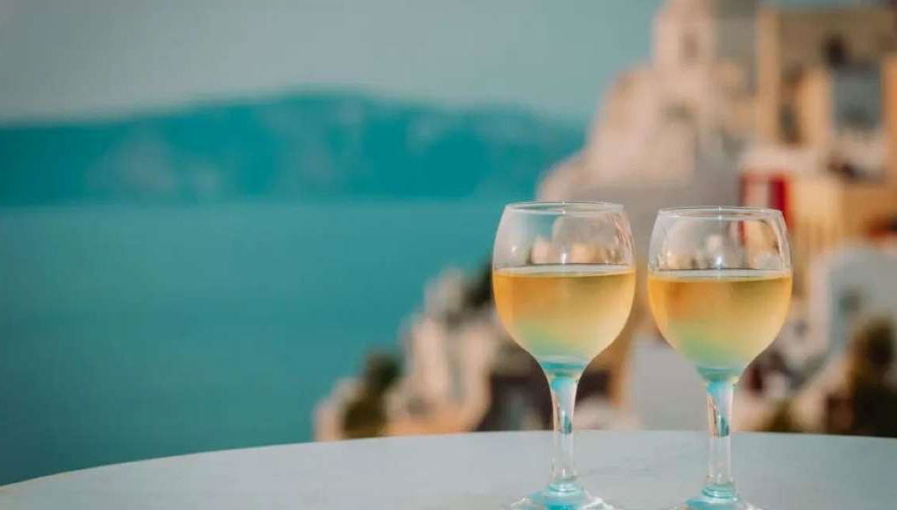 Santorini Eterna: Un Paseo por el Pueblo y Degustación de Vinos con Traslados - Tour Privado - Foto 1