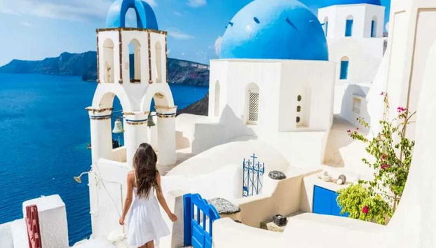 Santorini Eterna: Un Paseo por el Pueblo y Degustación de Vinos con Traslados - Tour Privado - Foto 2