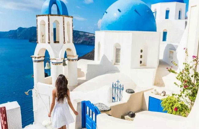 Santorini Atemporal: Um Passeio pela Aldeia e Degustação de Vinhos com Transferências - Tour Privado - Foto 2