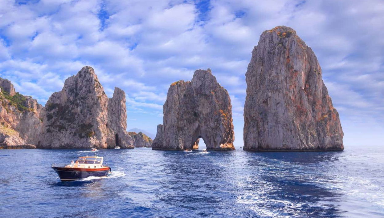 Capri Sightseeing Bus + Boat Trip - Photo 1