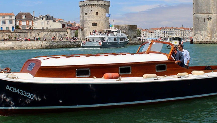 Passeio de barco tradicional pela baía de La Rochelle