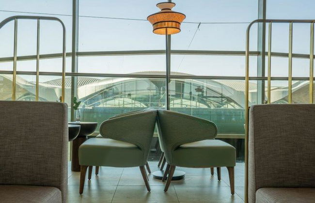 Plaza Premium Lounge: Aeropuerto Internacional Queen Alia, Salidas Internacionales - Entrada - Foto 2