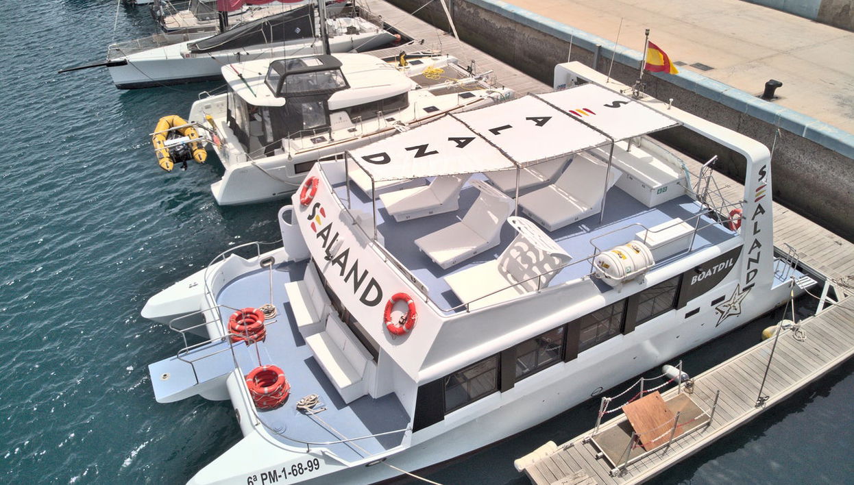 Paseo en barco por la costa de Tuineje - Foto 1