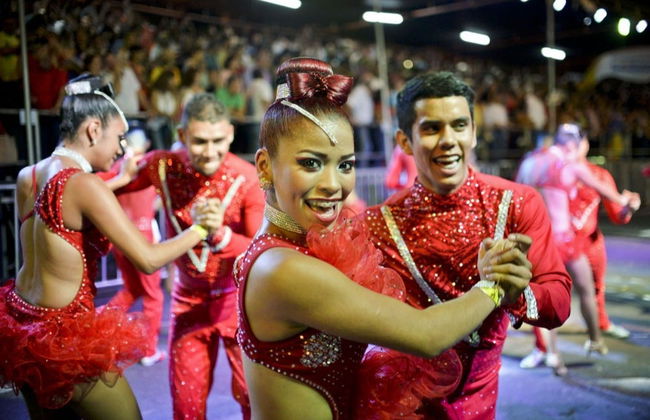Cena y espectáculo de salsa en Cali - Foto 4