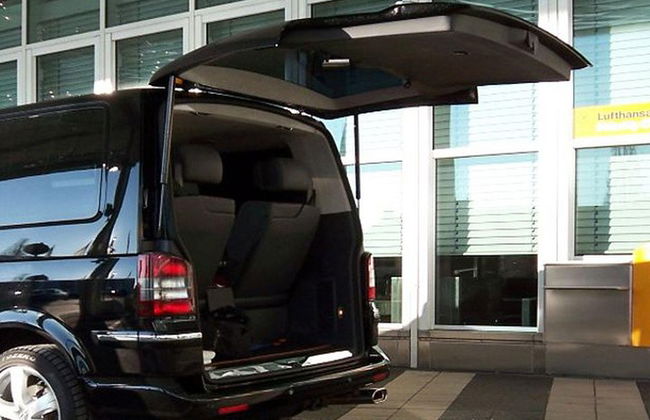 Voiture de luxe demi-journée avec chauffeur à disposition à Lyon - Photo 4