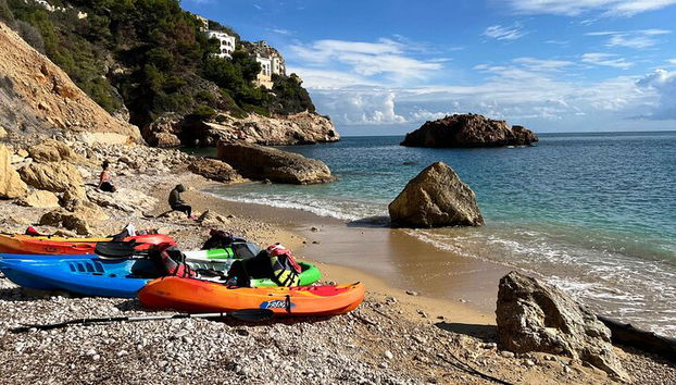 Excursão guiada de caiaque Granadella às suas cavernas e Cala en Caló - Foto 3