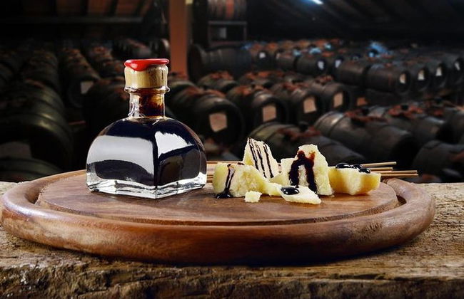 Balsamic Vinegar Experience with Private Transfer - Foto 4