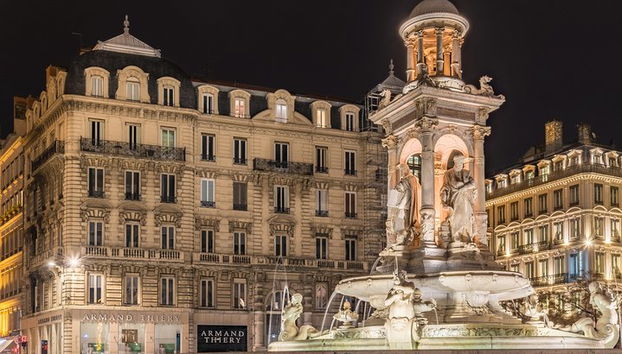 Explorez l'art et la culture de Lyon avec un local - Photo 3