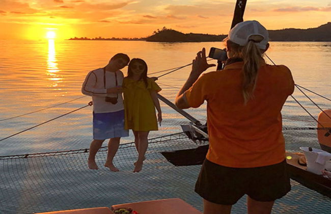 Passeio de catamarã ao entardecer - Foto 3
