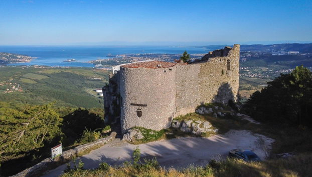 Socerb, Hrastovlje & Marezige Tour - Photo 5