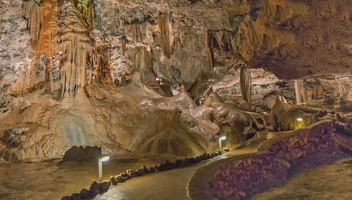 Excursión a la Cueva de Valporquero - Photo 1