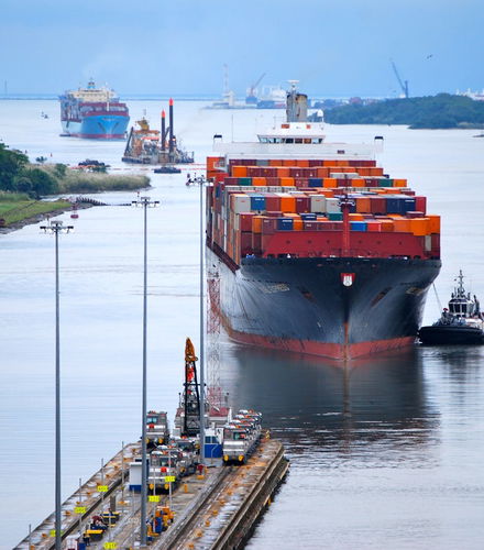 Foto de Paseo en lancha por el canal de Panamá y el lago Gatún