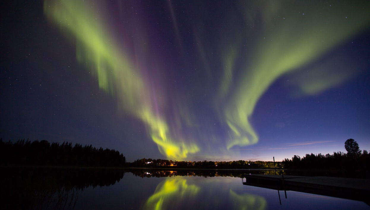 Paseo en moto de nieve bajo la aurora boreal - Foto 1