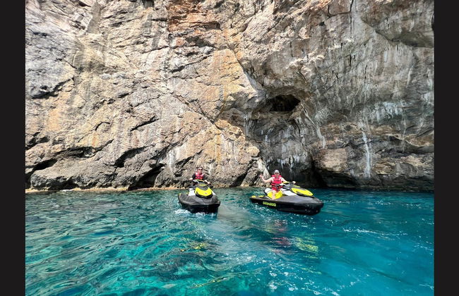 Tour en moto de agua por las cuevas de Artà - Foto 2