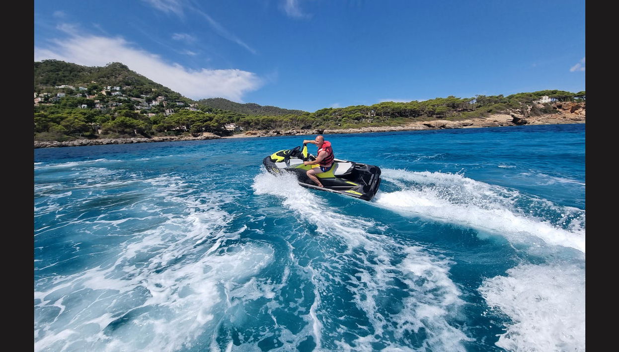 Tour en moto de agua por las cuevas de Artà - Foto 1