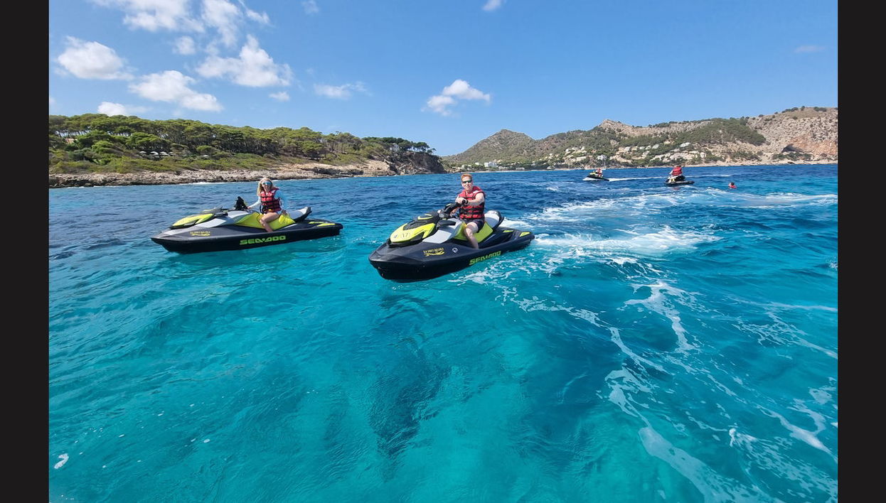Tour en moto de agua por las cuevas de Artà - Foto 1