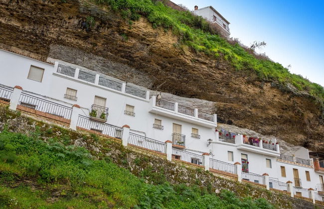 Setenil de las Bodegas Tour - Photo 2