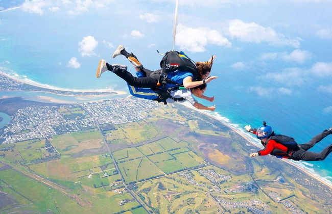 Skydiving in Melbourne - Photo 8