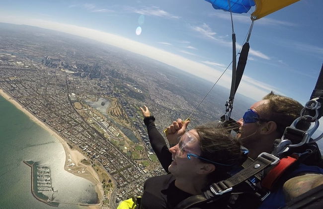 Skydiving in Melbourne - Photo 7