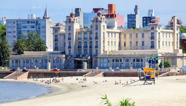 Transporte a Montevidéu: ferry + ônibus - Foto 4
