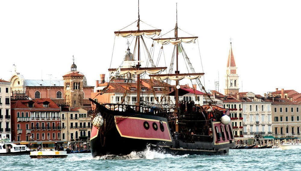 Crucero con cena en el Galeón Veneciano - Foto 1