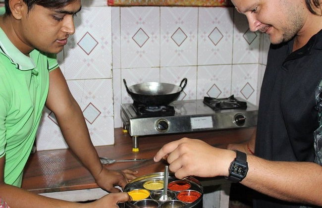 Clase de cocina y comida con una familia india - Foto 3