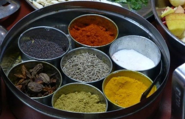 Clase de cocina y comida con una familia india - Foto 2