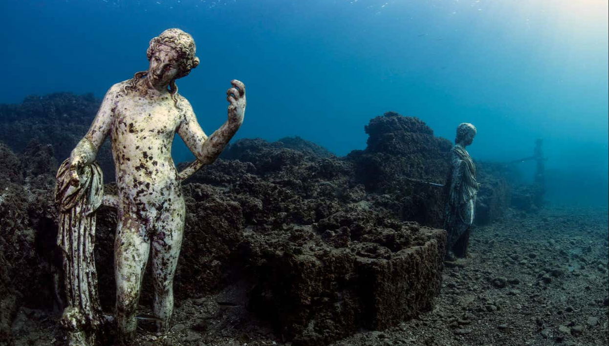Snorkeling nel parco archeologico sommerso di Baia - Foto 1