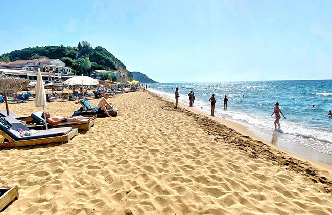 Découvrez Pontikonisi, Mon Repos, Achilleion et baignez-vous à la plage de Marathias - Photo 7