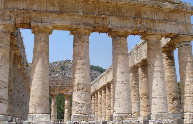 Sicilia: Biglietto salta fila per il Parco Archeologico di Segesta e servizio navetta - Foto 1