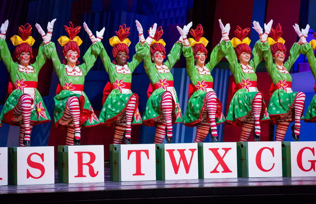 Christmas Spectacular Starring the Radio City Rockettes - Photo 2