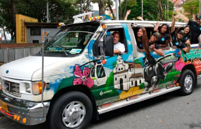 Tour del grafiti por la Comuna 13 en minibús temático - Foto 8