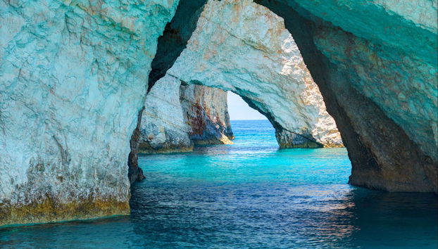 Passeio de barco pelas Grutas Azuis e praia de Navagio - Foto 3