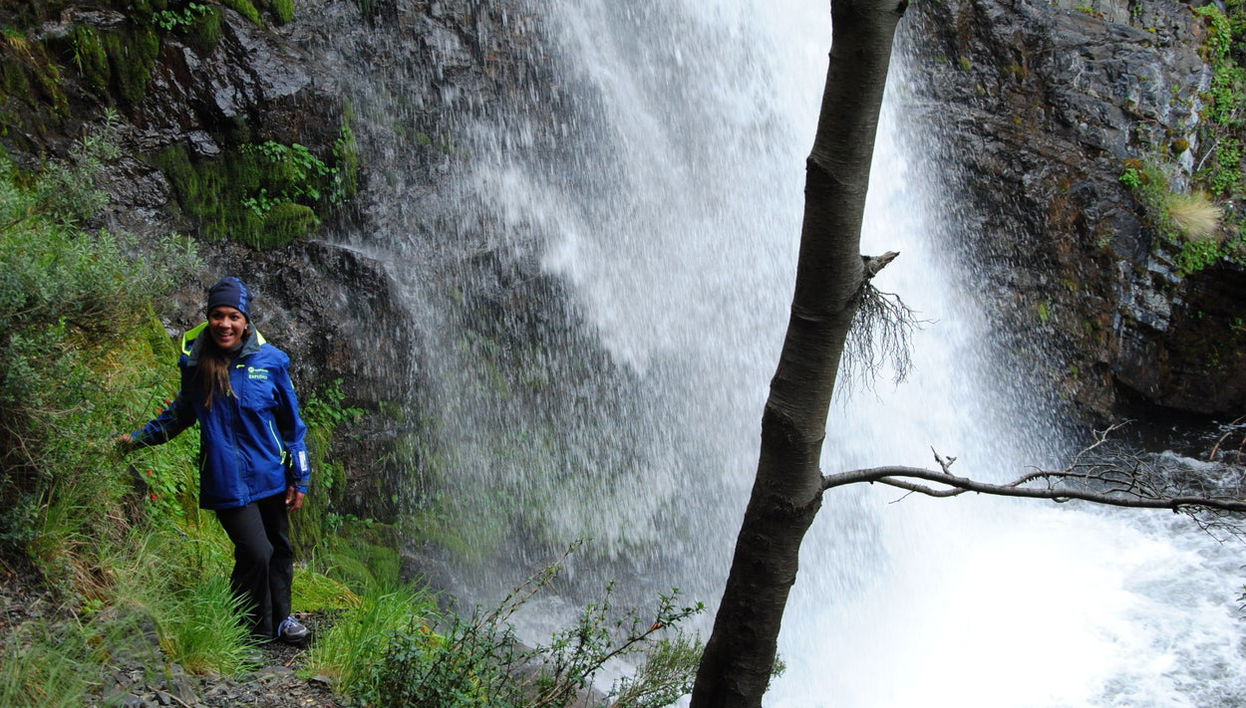 Puerto Williams Tour & Los Bronces Waterfall Tour - Foto 1