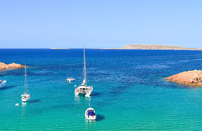 Passeio de barco pelas calas do norte de Menorca - Foto 11