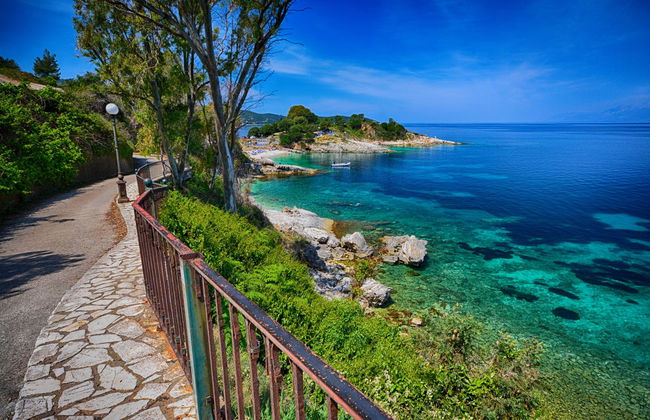 Kassiopi Boat Trip - Photo 4