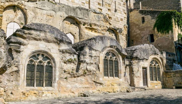 Excursión a Saint-Émilion con visita a la iglesia monolítica + Cata de vinos - Foto 4