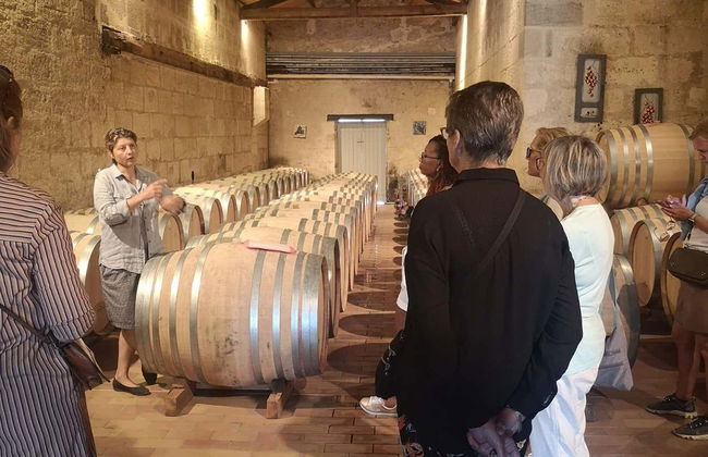 Excursión a Saint-Émilion con visita a la iglesia monolítica + Cata de vinos - Foto 6