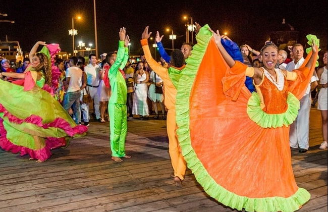 Paseo en barco con espectáculo y cena por Cartagena - Foto 6