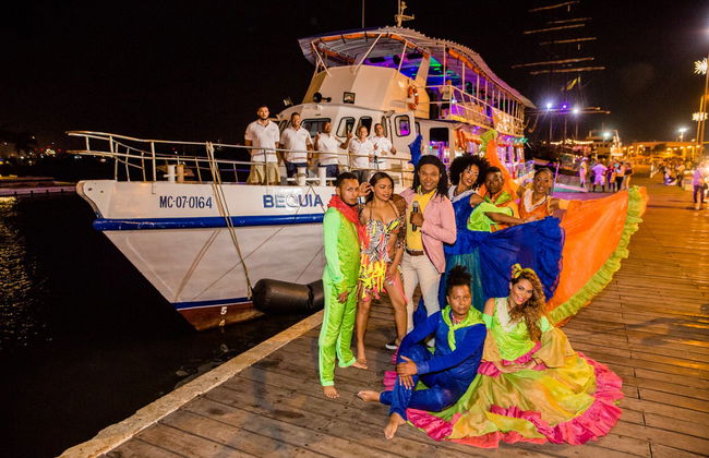 Paseo en barco con espectáculo y cena por Cartagena - Foto 1