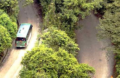 Autobús entre Machu Picchu y Aguas Calientes - Foto 6