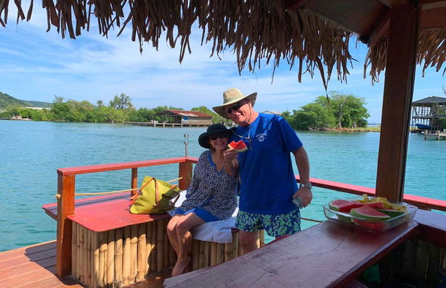 Paseo en casa flotante y snorkel en Roatán - Foto 3