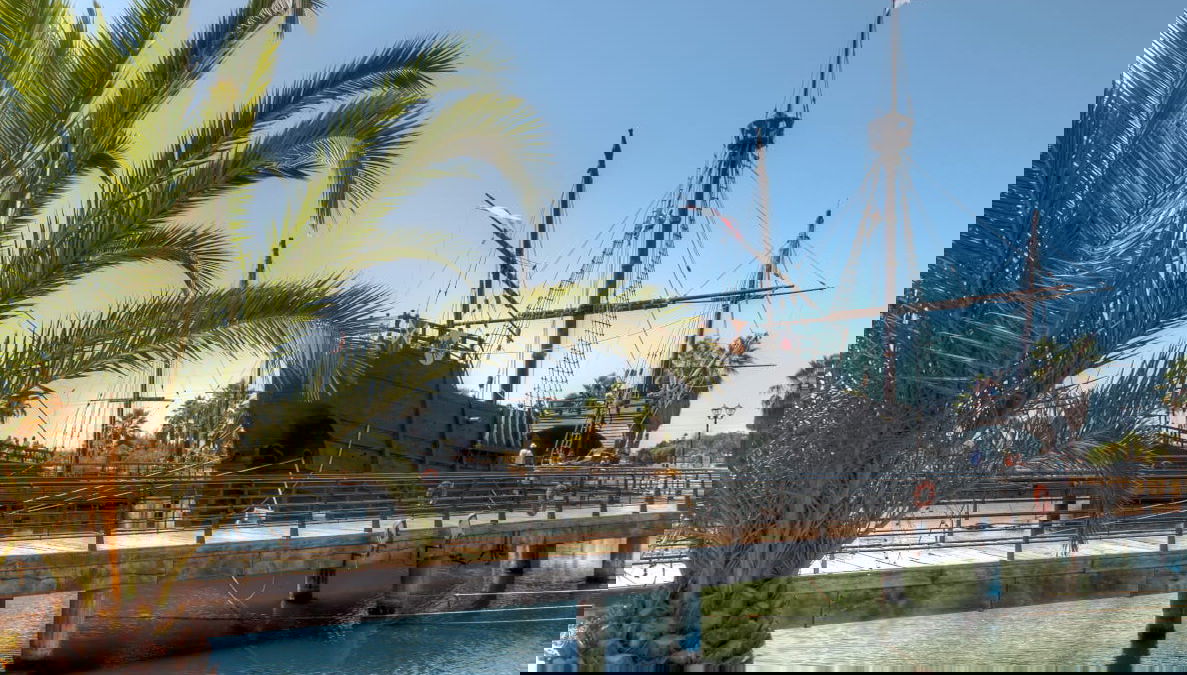 Balade en bateau au Quai des Caravelles - Photo 1