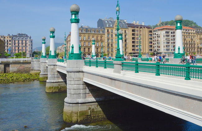 Visite guidée dans Saint-Sébastien - Photo 1